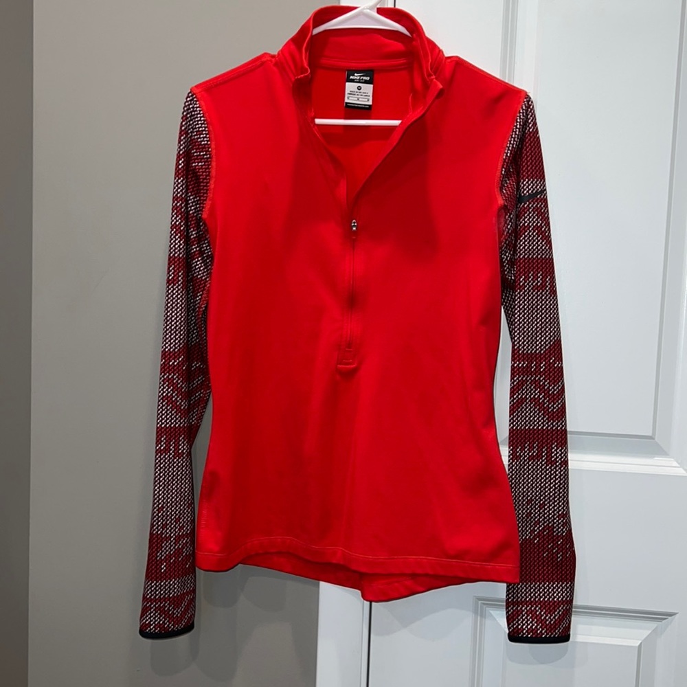Nike fitted half zip, long sleeve. Christmas edition!